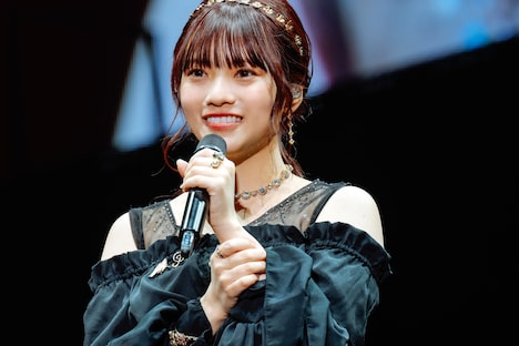 挨拶を述べる宮田愛萌。（撮影：上山陽介）