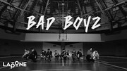 INI「BAD BOYZ」パフォーマンスビデオより。(c)LAPONE ENTERTAINMENT