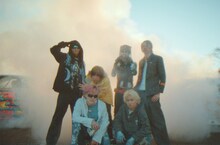 STARKIDS「HORIZON」ミュージックビデオより。