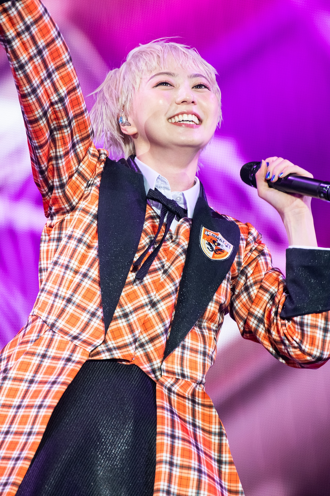 安本彩花