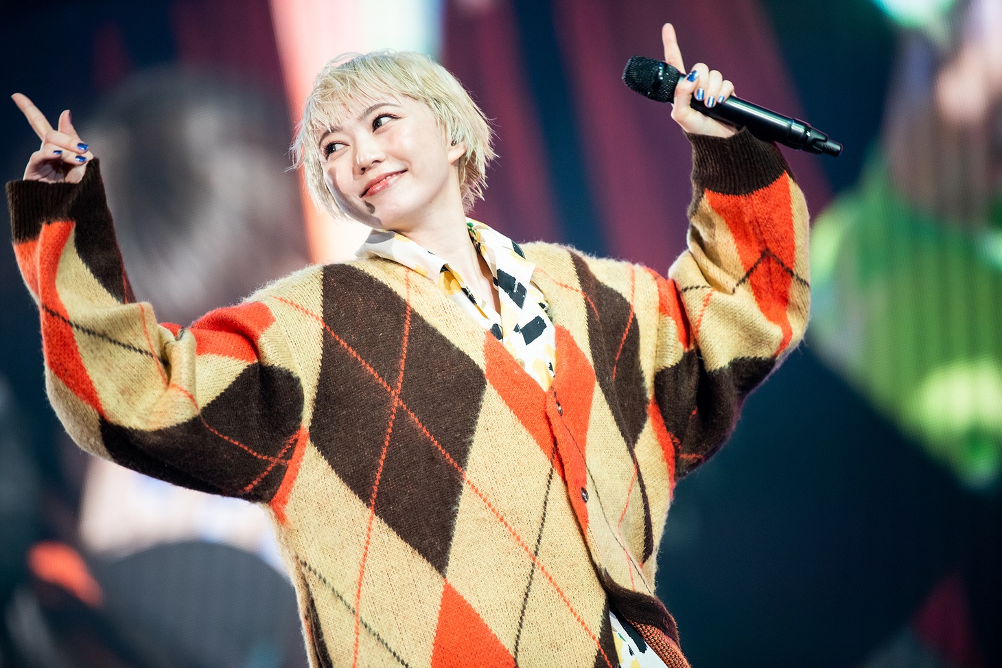 安本彩花