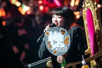 中山莉子に「惚れたっ！」を要求する柏木ひなた。