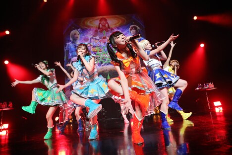 でんぱ組.inc「スペシャルワンマンライブ『でんぱぁかしっくれこーど』」アンコールの様子。（撮影：チェリーマン）