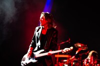 J（B）（撮影：田辺佳子、横山マサト、岡田裕介、清水義史）