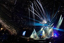 「黒服限定GIG 2022 LUNACY」の様子。（撮影：田辺佳子、横山マサト、岡田裕介、清水義史）