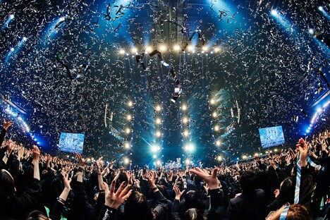 「黒服限定GIG 2022 LUNACY」の様子。（撮影：田辺佳子、横山マサト、岡田裕介、清水義史）