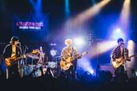 オレンジスパイニクラブ「ワンマンツアー2022～グッバイ過去、それからあとはサンキュー！～」12月14日公演の様子。（撮影：横山マサト）