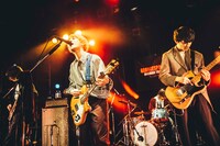 オレンジスパイニクラブ「ワンマンツアー2022～グッバイ過去、それからあとはサンキュー！～」12月14日公演の様子。（撮影：横山マサト）