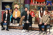 左から粗品(霜降り明星)、ビスケットブラザーズ、滝沢カレン、菅井友香、阿部一二三、(c)日本テレビ