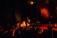 「LONGINESS Remix」のパフォーマンスの様子。（撮影：YUKIKAZE）