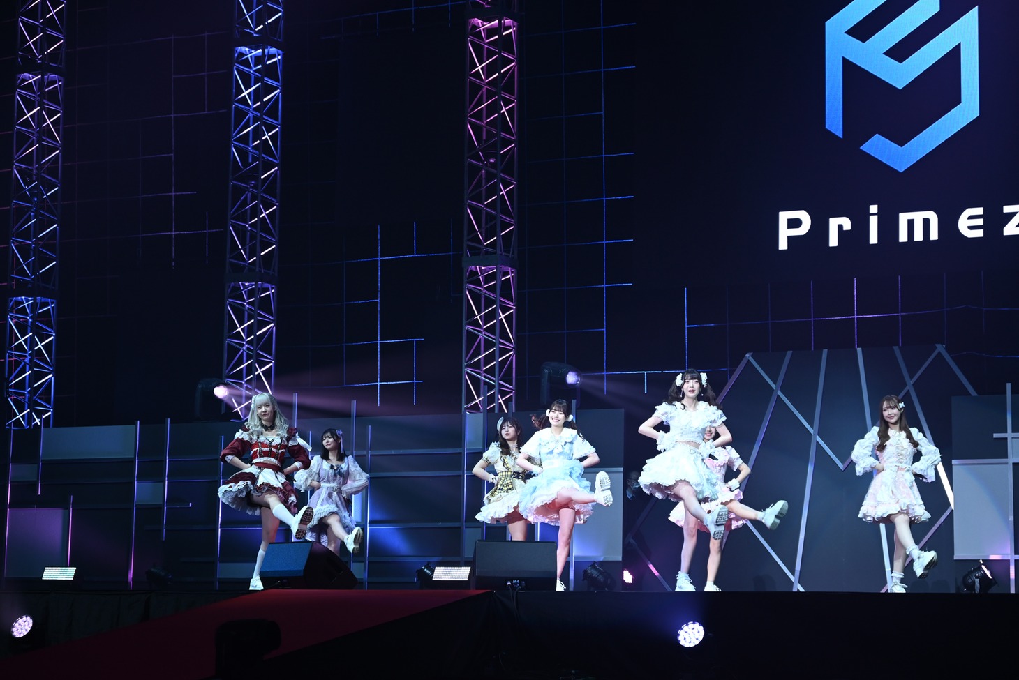 シンデレラ宣言！のパフォーマンスの様子。