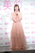 「美的ベストコスメ大賞 発表・贈賞式」ゲストの石井美保。