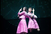 左から小林歌穂、中山莉子。