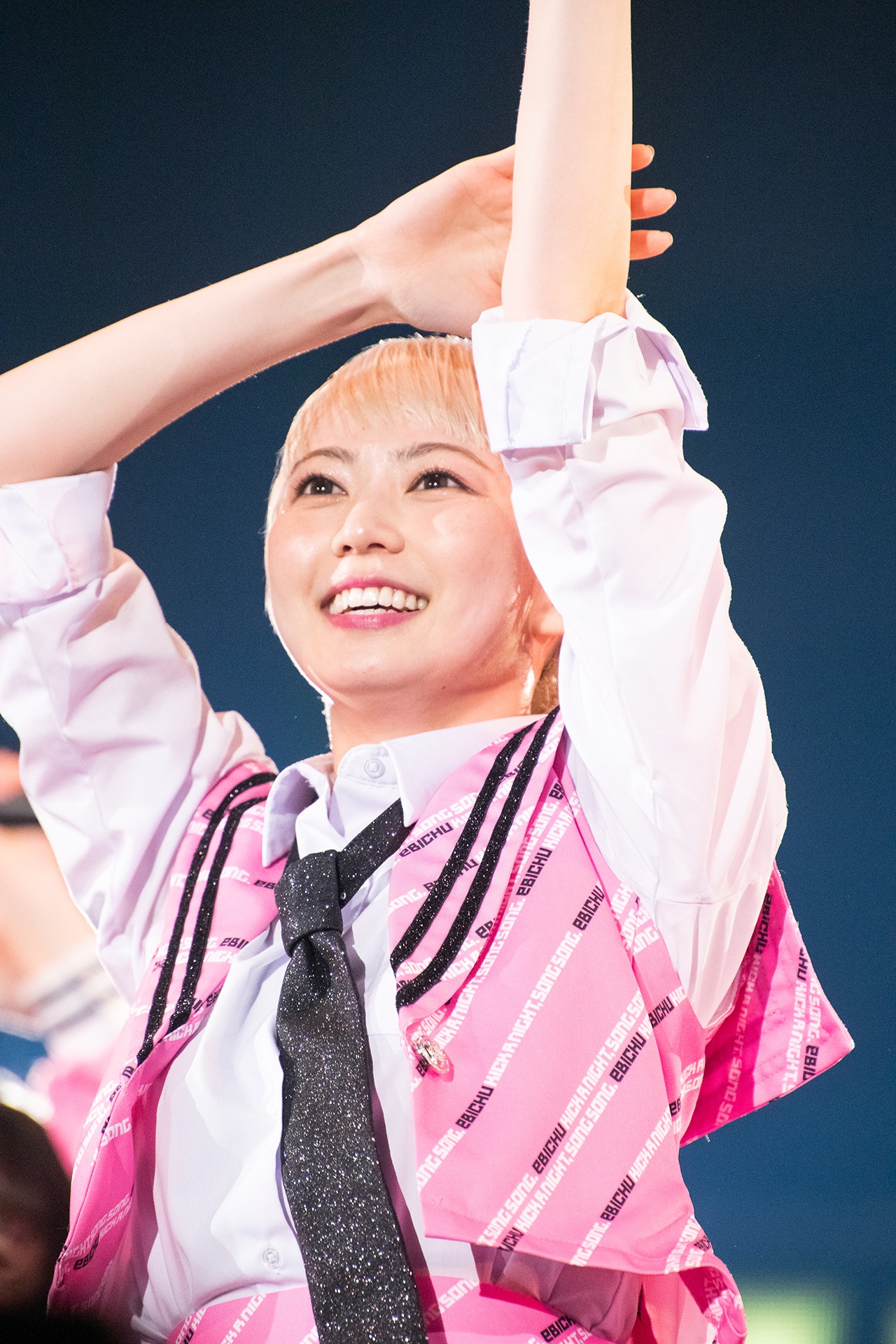 安本彩花