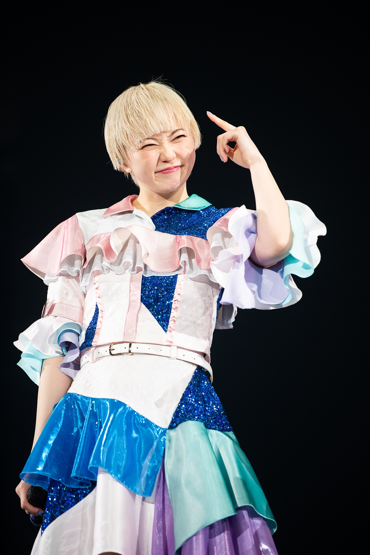 安本彩花