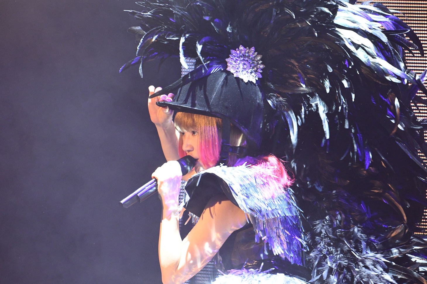 「YUKI concert tour “SOUNDS OF TWENTY” 2022」日本武道館公演の様子。