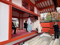 ねぎ（Novelbright）1日禰宜就任の様子。