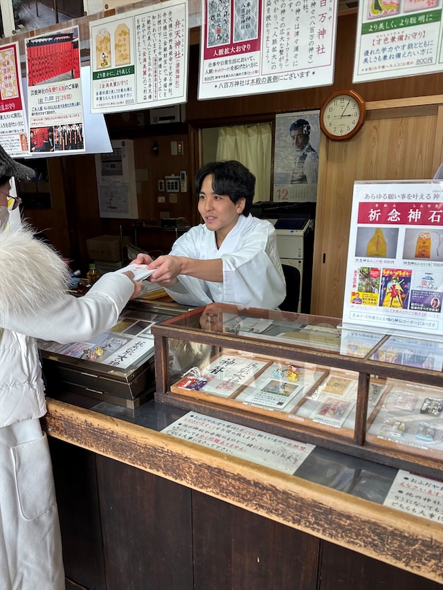 奉仕中のねぎ（Novelbright）。