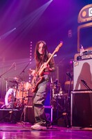 Maika（B, Vo）（Photo by Momo Angela）