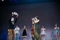 「おもカワ2022～アイドル大喜利シングルトーナメント～」チャンピオンベルト贈呈の様子。