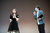 左から橋本桃呼（高嶺のなでしこ）、村上純（しずる）。