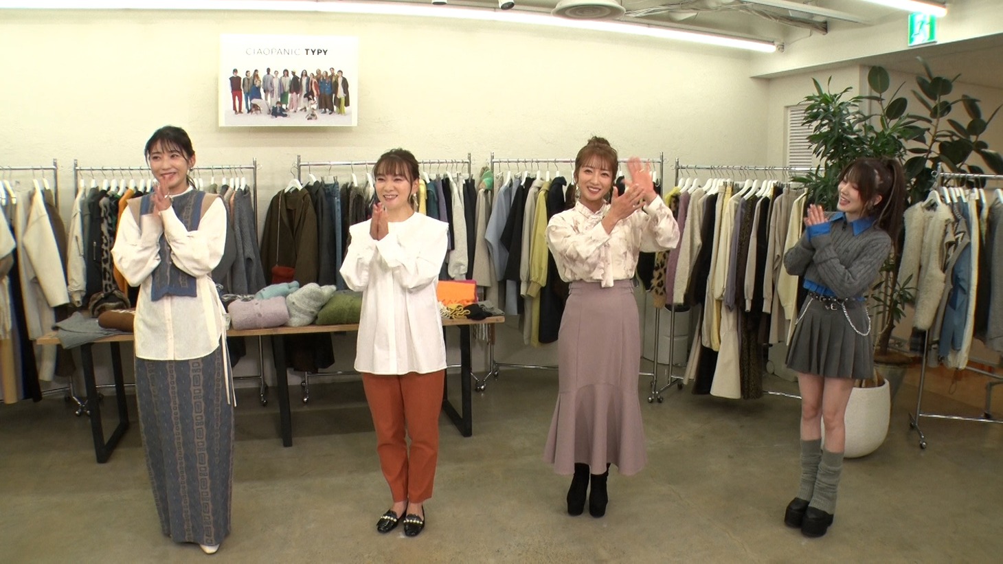 左から飯田圭織、保田圭、辻希美、田中れいな。 (c)NTV