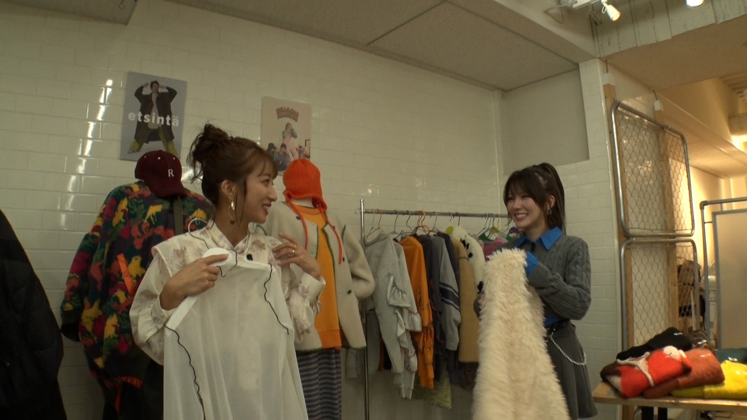 辻希美、田中れいな。 (c)NTV