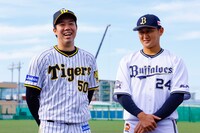 左から青柳晃洋（阪神タイガース）、紅林弘太郎（オリックス・バファローズ）。 (c)カンテレ