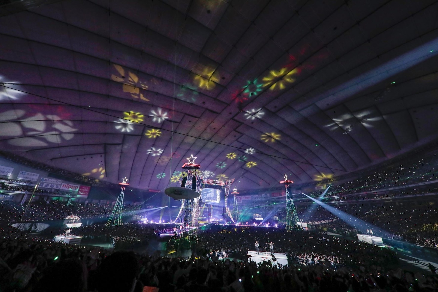 「EXILE LIVE TOUR 2022“POWER OF WISH”～Christmas Special～」ファイナル公演の様子。