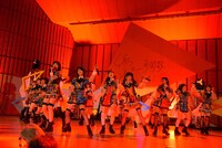 「虹のコンキスタドール ONE-MAN LIVE『愛の三角関数おしえてよ♡ in 日比谷野外音楽堂』」の様子。