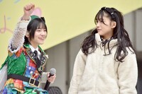 左から岡田彩夢、蛭田愛梨。