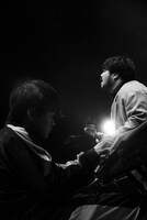 左から佐藤優介（Key）、澤部渡（Vo, G）。（撮影：廣田達也）