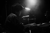 佐藤優介（Key）（撮影：廣田達也）