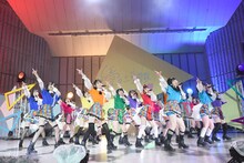 「虹のコンキスタドール ONE-MAN LIVE『愛の三角関数おしえてよ♡ in 日比谷野外音楽堂』」の様子。