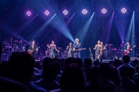 「SONGS スペシャル 安全地帯＆玉置浩二 ～ふるさとのメロディー～」より。（写真提供：NHK）