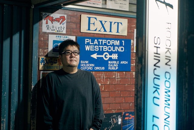 新宿LOFTの店長・柳沢英則氏。