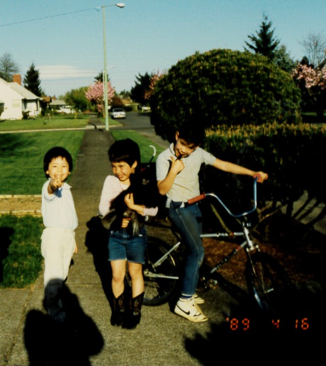 1989年、アメリカにて。左端がTAKU INOUE。