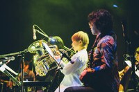 三浦千明（Tp / 中央）（撮影：後藤武浩）