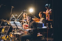 尾嶋優（Dr）（撮影：後藤武浩）