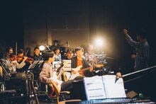 蓮沼執太フィル「消憶｜きおく｜Vanish, Memoria」の様子。（撮影：後藤武浩）