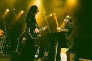 左からケンゴマツモト（G / THE NOVEMBERS）、田代祐也（G）。（Photo by 森好弘）