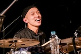 阿久津信也(Dr, Cho / PARIS on the City!)(撮影:セオサユミ)