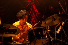 伊藤大地（Dr）（撮影：仁礼博）