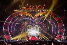 ももいろクローバーZ「ももいろクリスマス2022 LOVE」の様子。