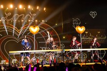 ももいろクローバーZ「ももいろクリスマス2022 LOVE」の様子。