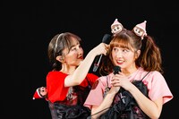 左から百田夏菜子、佐々木彩夏。