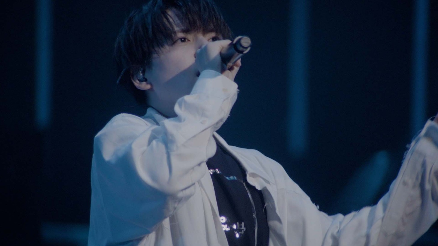 内田雄馬「Happy-go-Journey」ミュージックビデオより。