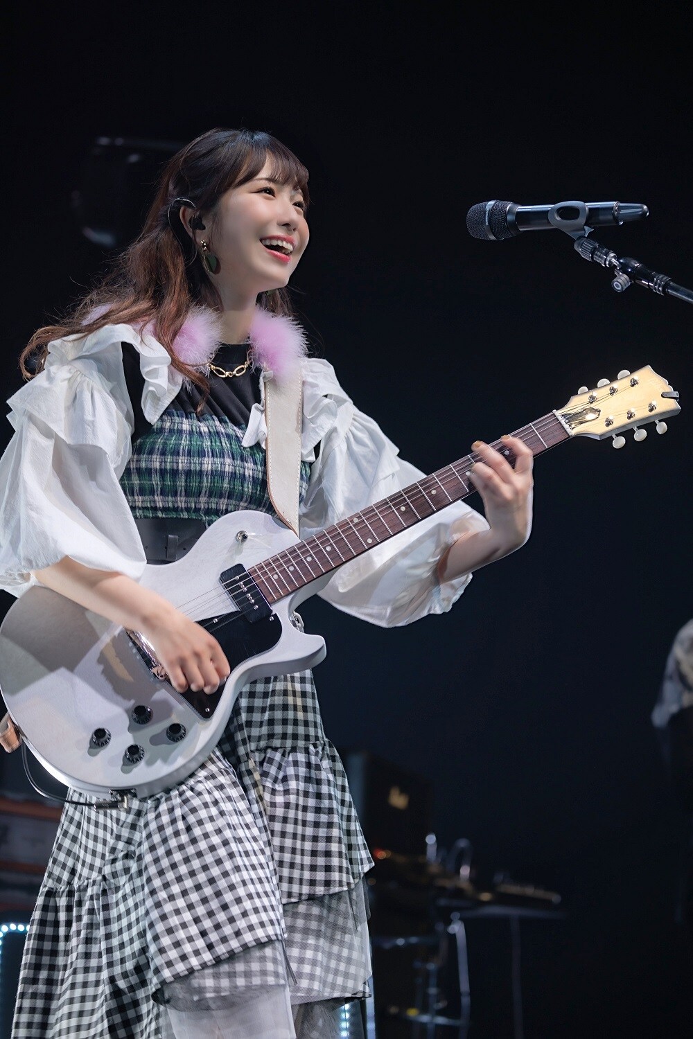 愛美「AIMI SOUND」ツアー終幕、TOKYO DOME CITY HALLでファンと誕生日