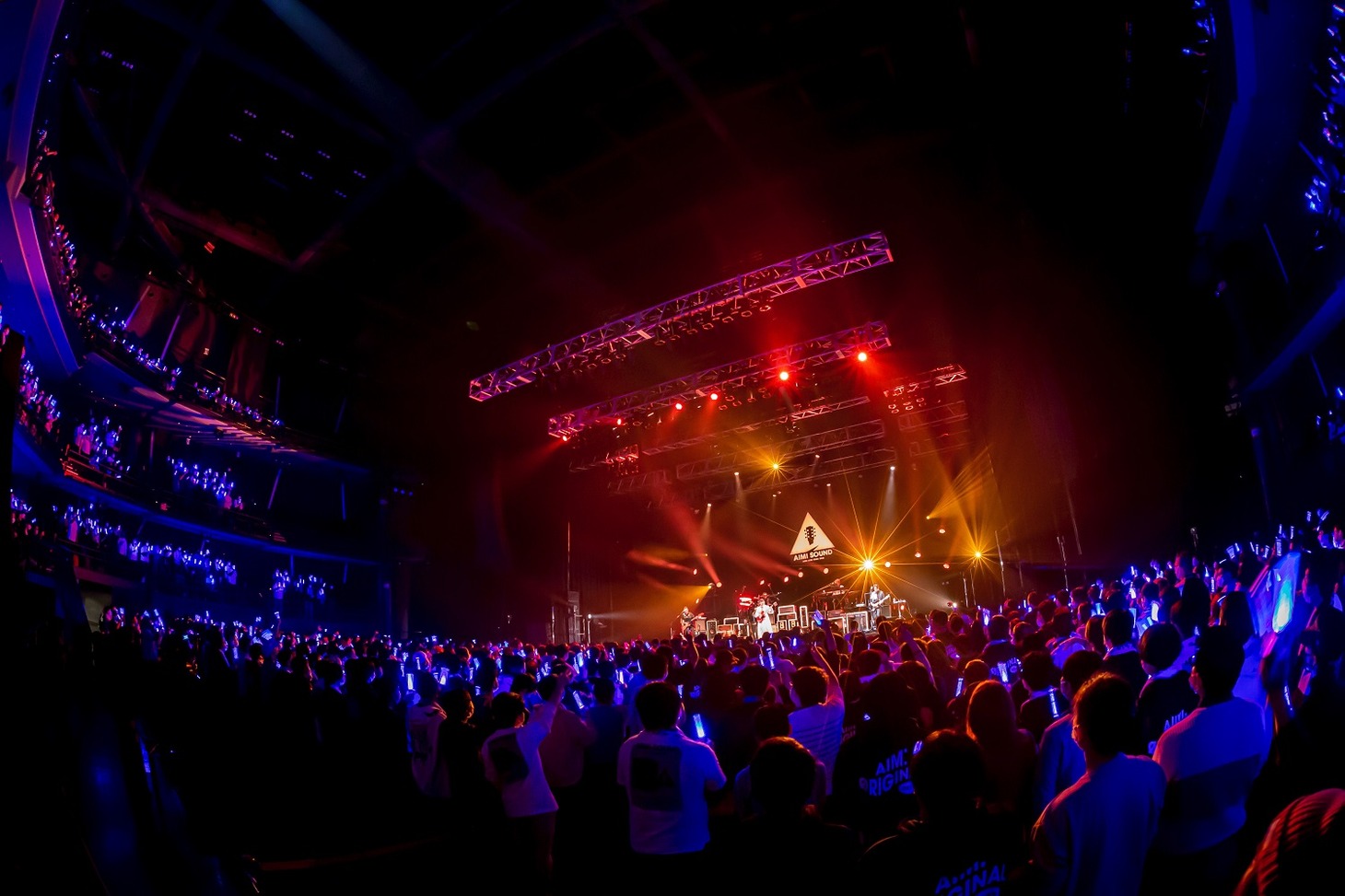 「愛美 LIVE TOUR 2022 "AIMI SOUND"」の様子。（Photo by Takashi Konuma）