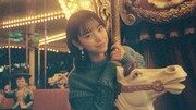 優里「メリーゴーランド」MVのワンシーン。